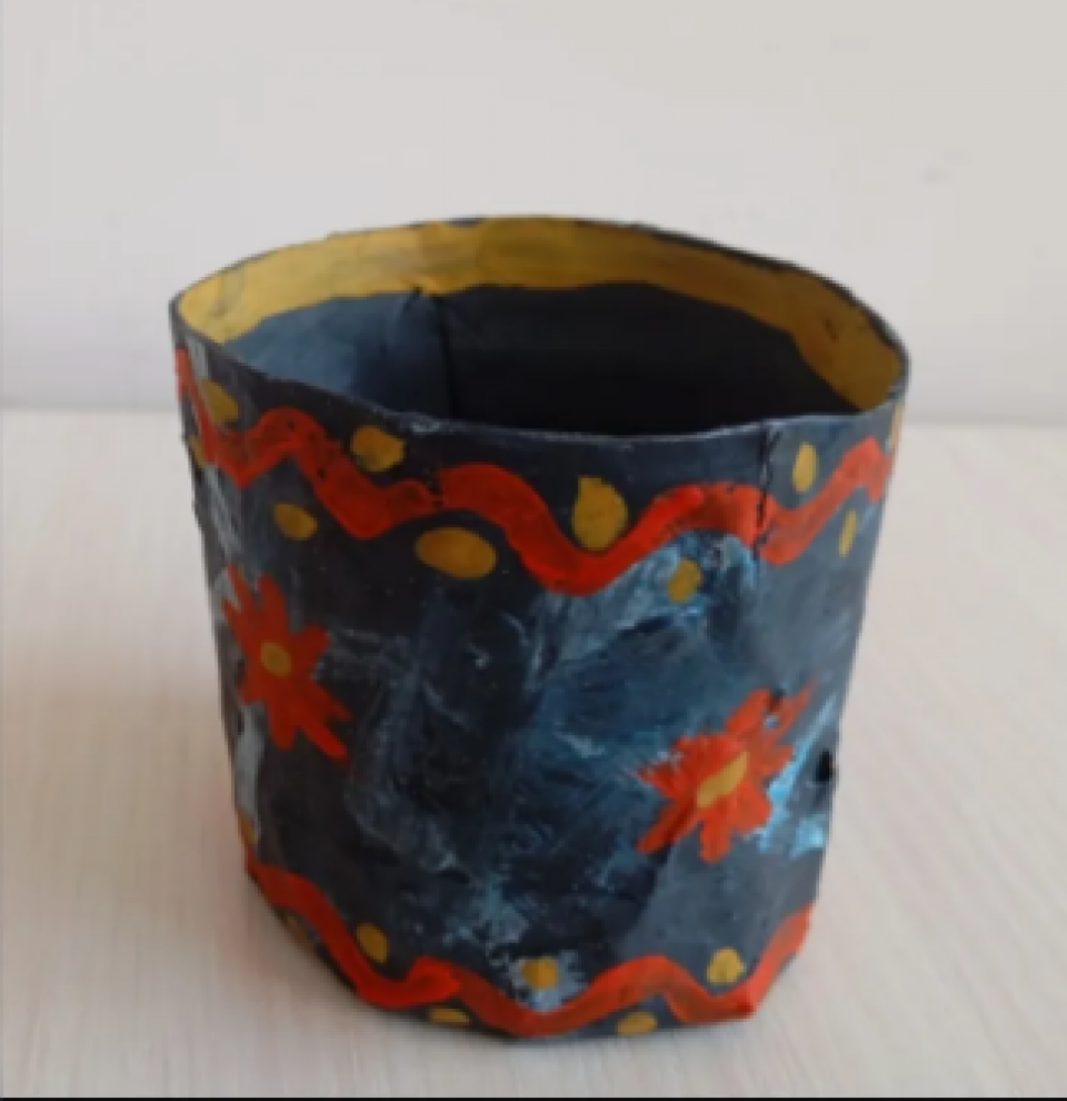 "Подставка для карандашей" (папье-маше)