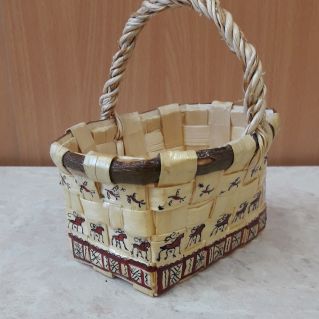 Корзиночка с элементами Мезенской росписи