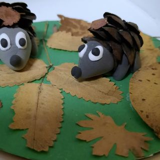 "Ежики готовятся к зиме"