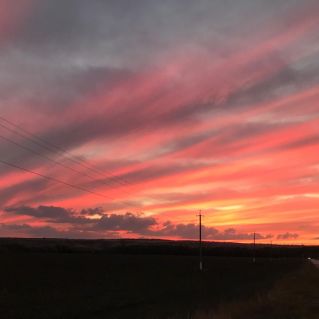 На рассвете.