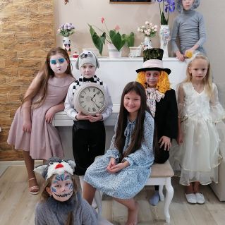 Алиса в стране Дебес. Alice in Debyos Land