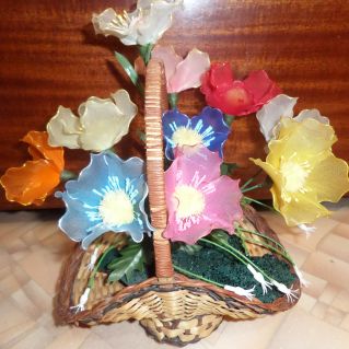 "Анемоны" (цветы из капрона)