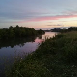 Рассвет на реке