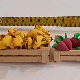 Бананы и редиска из легкого пластилина