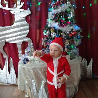 А как вам маленький Дед Мороз?!