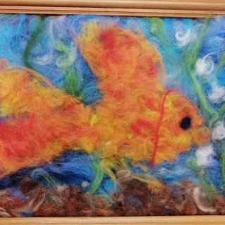 Панно в технике шерстяная акварель "Золотая рыбка"