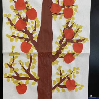 "Осенняя яблонька"