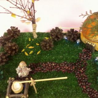 Шла девица по водицу