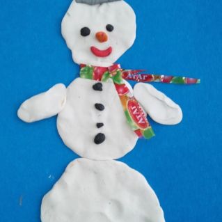 Веселый снеговик