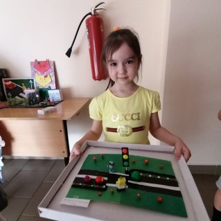 По дороге с правилами дорожного движения