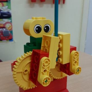 Робот-помощник