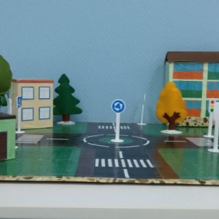 Макет : "Перекрёсток "