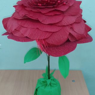 "Аленький цветочек". Конструирование из бумаги и ткани (фетра) с использованием отделочного материала(бусин)