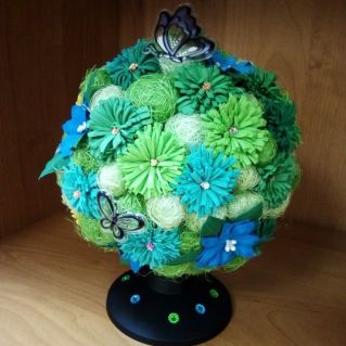 Топиарий "Весенняя планета"