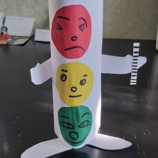 У светофора