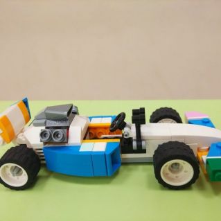 Гоночная машина "Формула-1"