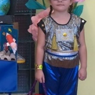 Инопланетянка Инира