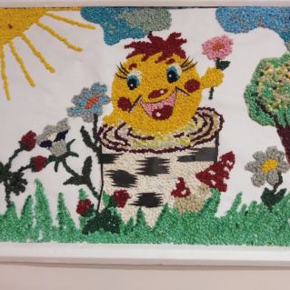 Колобок. Коллективная работа аппликация из скрученных салфеток