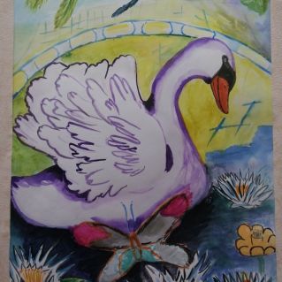 Лебедь на пруду