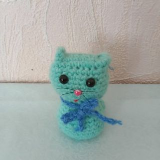 Вязанная игрушка Кошечка