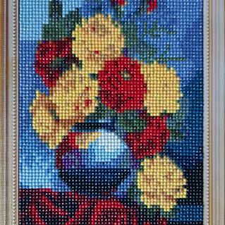 Розы в вазе