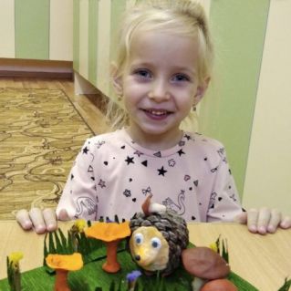 Ежик на грибной полянке