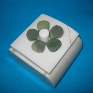 Шкатулка "Цветок на снегу"