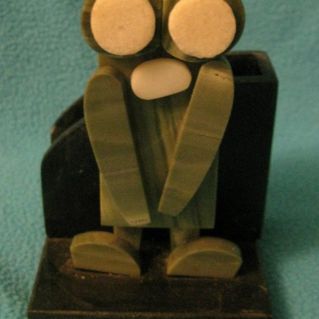 Настольная визитница из камня "Инопланетный гость"