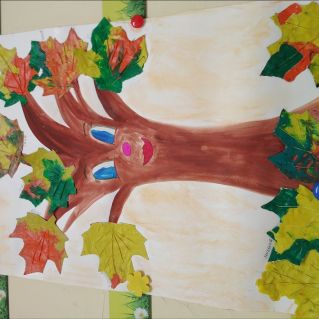 Весёлый клен