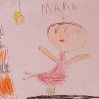 Мама за компьютером