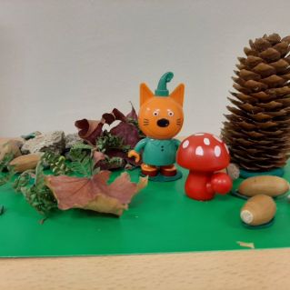 Поделка с использованием природного материала "Кот Компот в осеннем лесу"