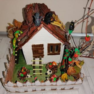 Осенний  домик для ежиков