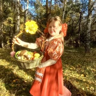 "Царица-Осень в родном лесу"