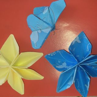 Бабочка с цветами