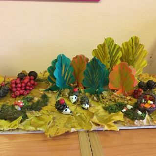 Лес точно терем расписной