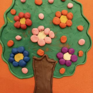 Панно из пластилина " Цветущее дерево"