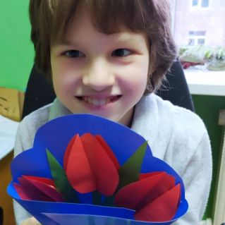 аппликация "Букет для мамы"