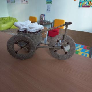 велик с цветами