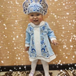 Новогодних костюм