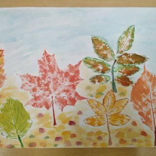 Осень одела красивый наряд