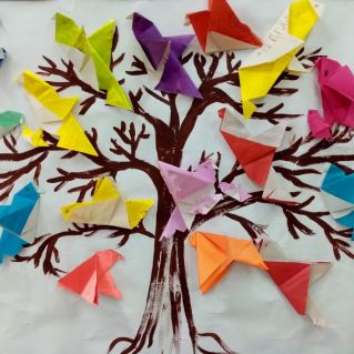 Коллективная работа  Оригами "Птички на Дереве"