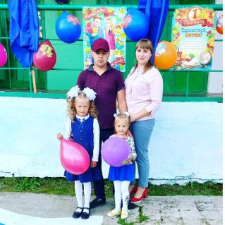 "Первый раз, в первый класс"