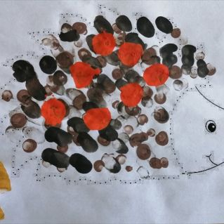 "Ежик готовится к зиме" рисование пальчиками, оттиск штампами, пробкой