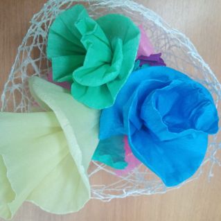 Цветы в корзине.