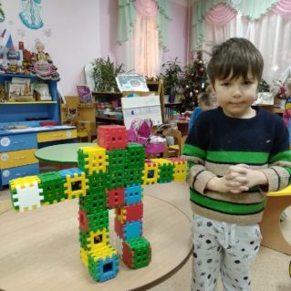 Робот из конструктора