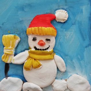 "Добрый снеговик из солёного теста"