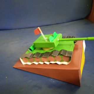 Поделка "Танк", посвящённая дню освобождения г. Торопец