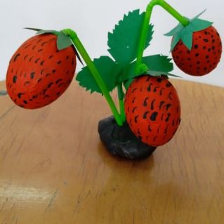 "Ах, какая ягодка!" (сувенир из различных материалов)