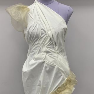 Коктельное платье из хлопковых и капроновых отрезов