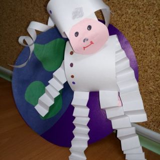 "Космонавт в космосе"